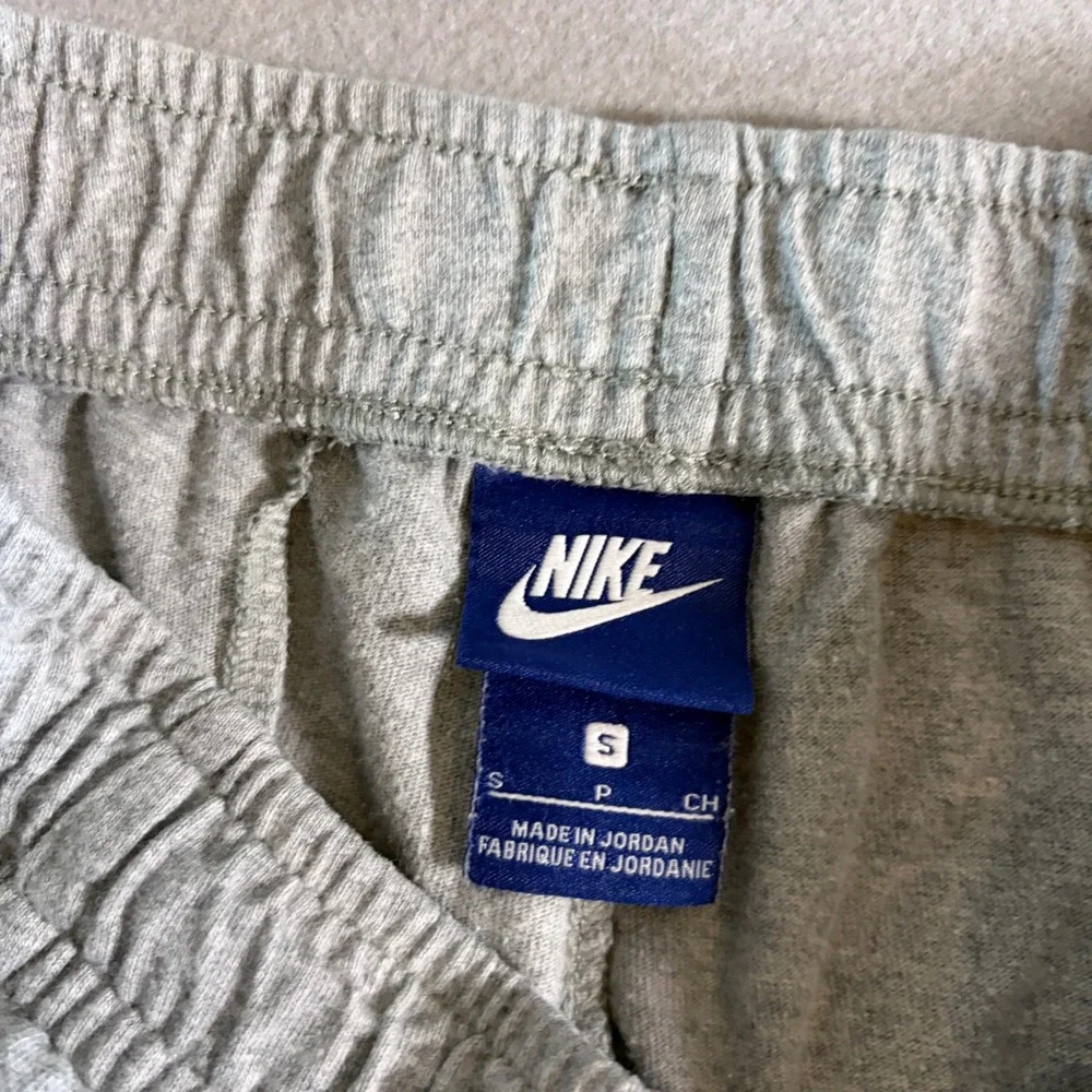 Nike Mens Joggers Sweatpants Small Heather Gray‎ Sportswear Elastic Waist
